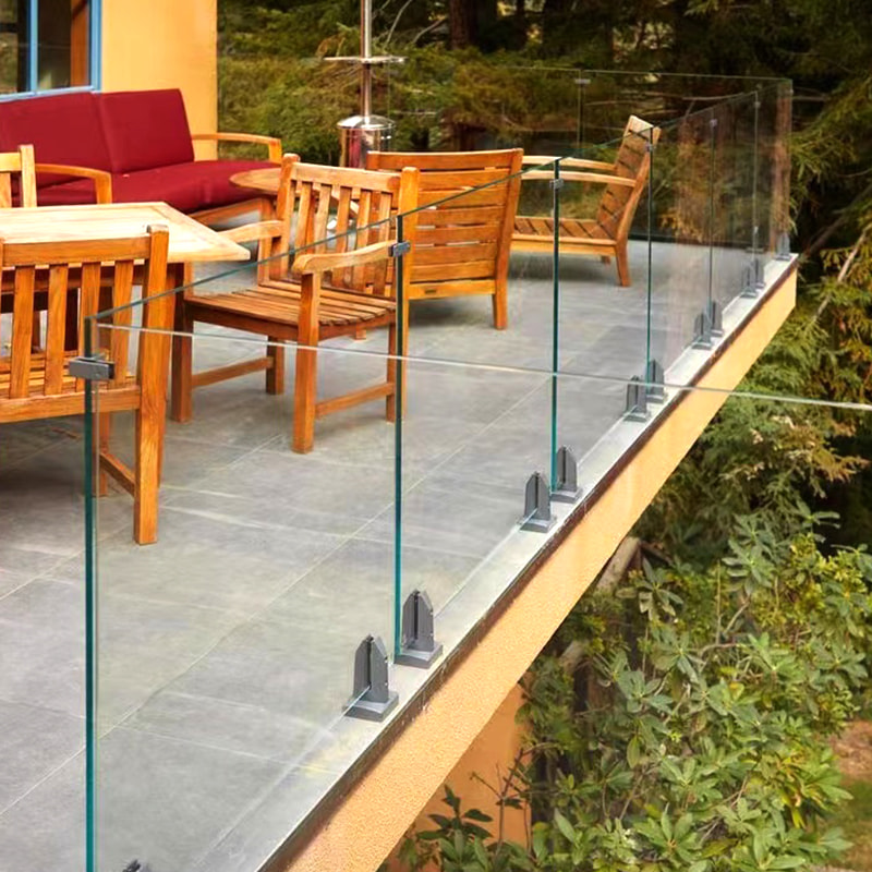 Protective glass railing